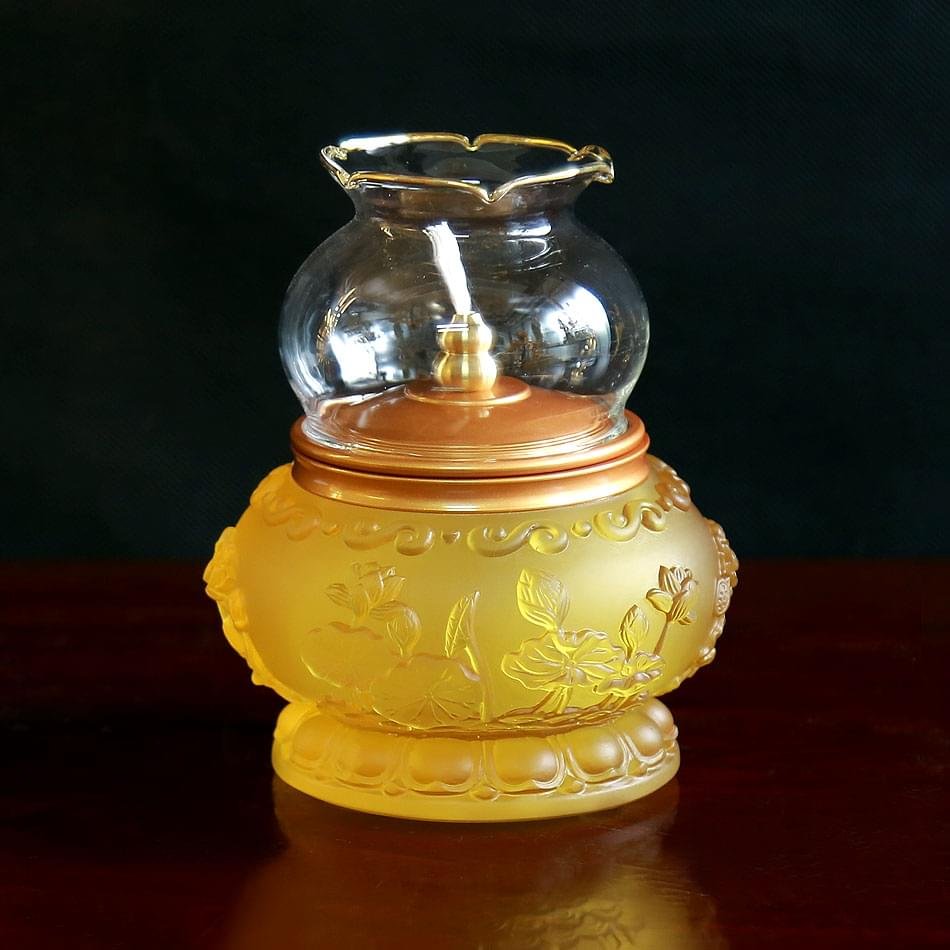Đèn Dầu Lưu Ly Vàng Hoa Sen Nổi Không Đế, Cao 16cm