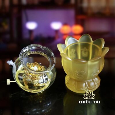 Alternative view of Đèn Dầu Lưu Ly Vàng Trạm Nổi 8 Cát Tường
