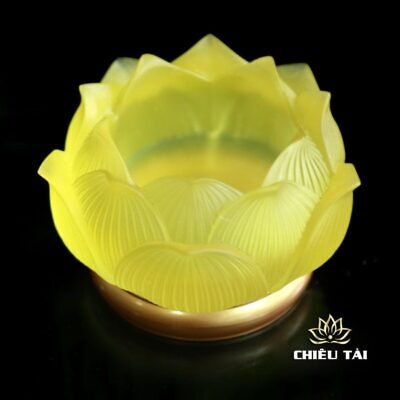 Alternative view of Đế Nến Lưu Ly Chân Đồng Màu Vàng Hoa Sen, Kích Thước 5cm x 8cm