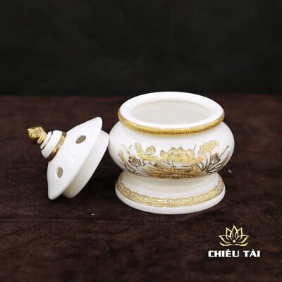 Alternative view of Lư Trầm Thần Tài Sứ Trắng Hoa Sen Vàng