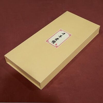 Hộp Hương Thiên Niên Đàn Hương Bốn Chữ, 320 Nén, Thời Gian Cháy 1h, Cao 32cm