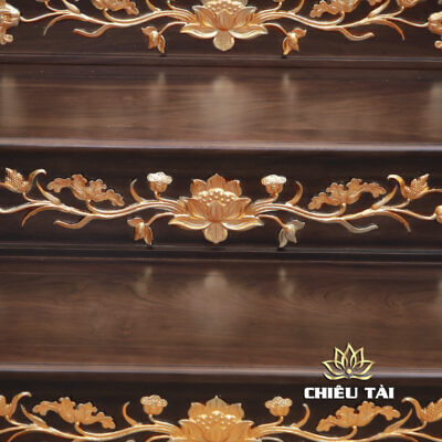 Alternative view of Kệ Kê Ban Thần Tài Thổ Địa Ba Gian “Thái Hòa Hưng Vượng” Gỗ Hương, Màu Óc Chó Dát Vàng, Kích Thước 178*133*61cm